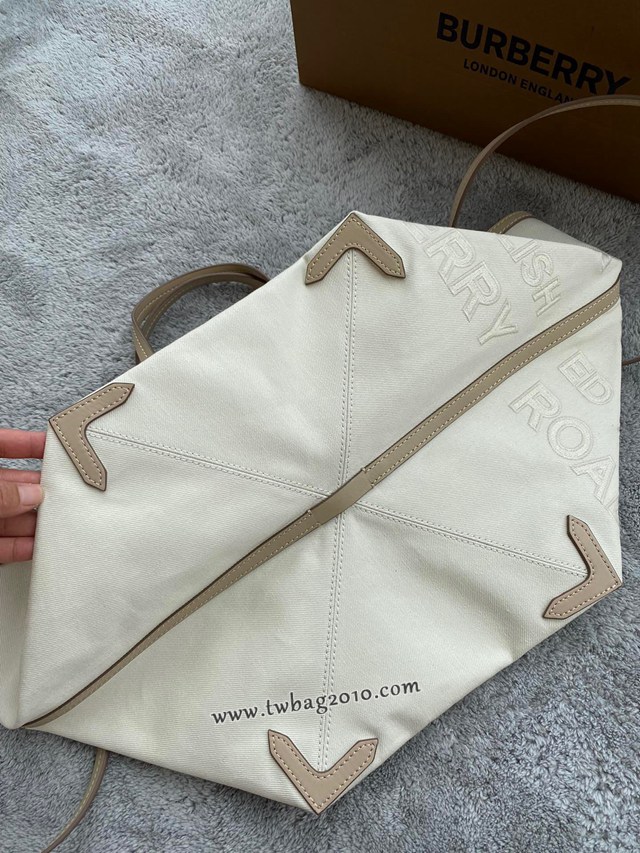 Burberry專門店新款沙灘托特包 巴寶莉帆布購物袋手提包 yxb1135
